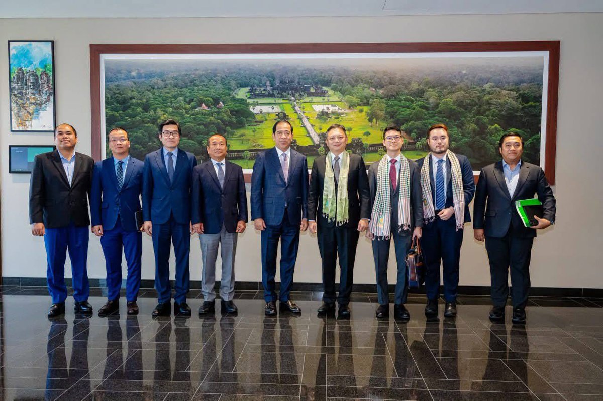 税务总局局长关威宝会见新加坡大使 探讨税务合作