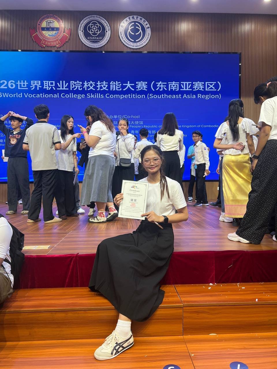 皇家金边大学学生在世界职业技能大赛中获奖