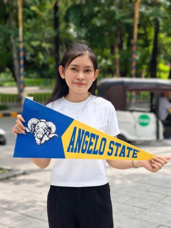 皇家金边大学1+3留学项目学生获赴美签证