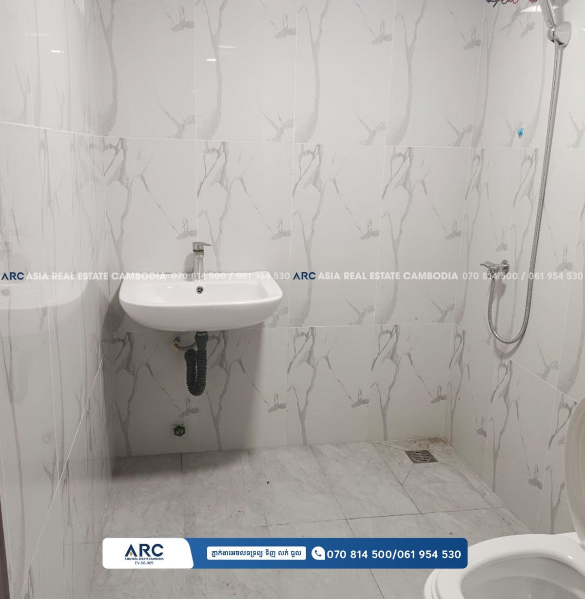 俄罗斯市场附近排屋出租 月租$750