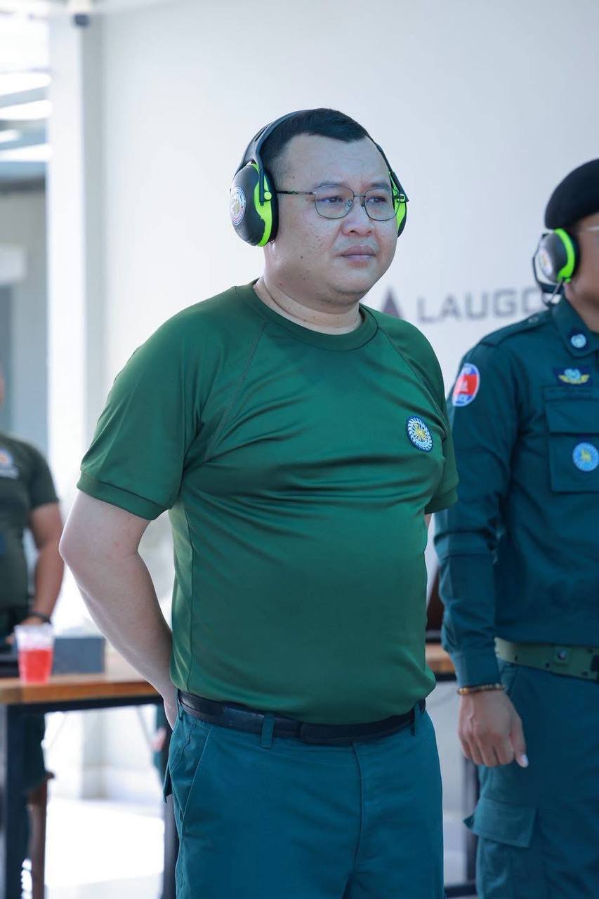 金边警方开展实弹射击训练 强化警务人员武器使用技能