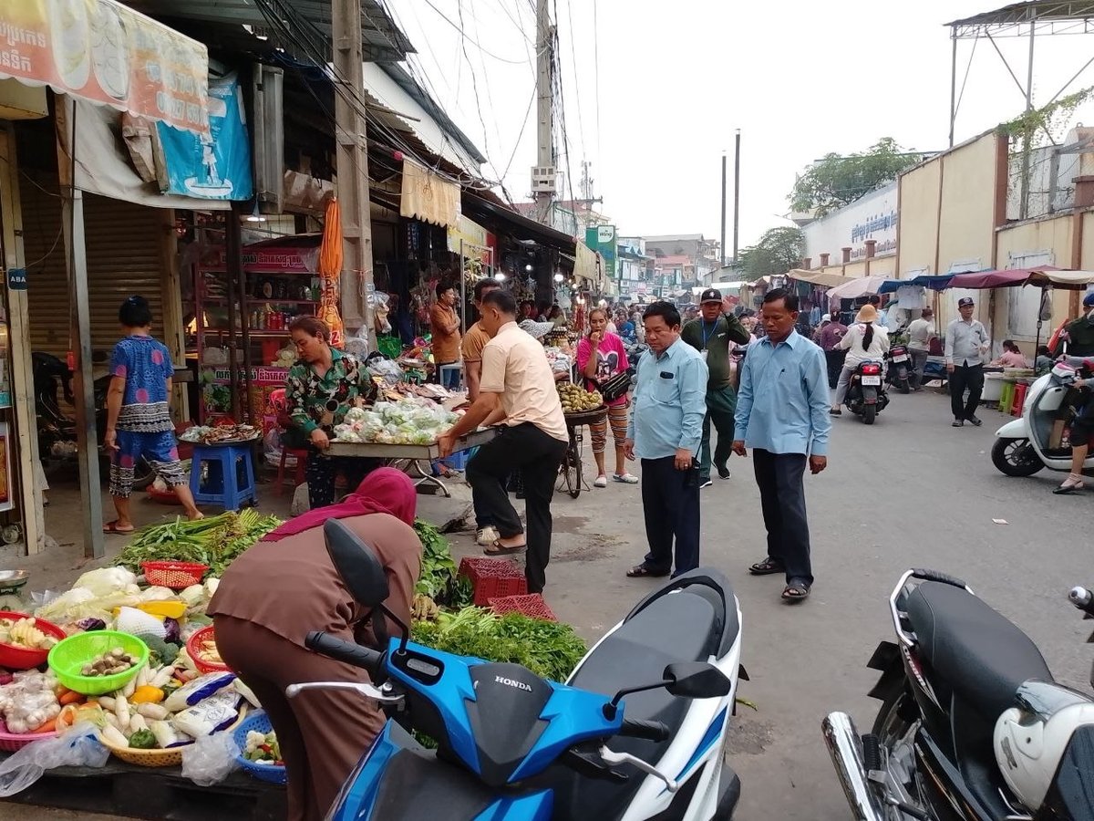 宗周3分区政府开展道路秩序整治 规范流动摊贩经营