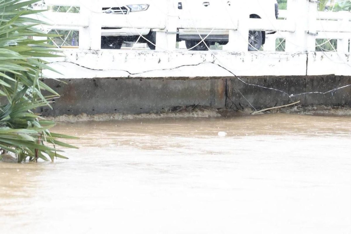 马德望苏庆大桥因暴雨受损 临时禁止通行