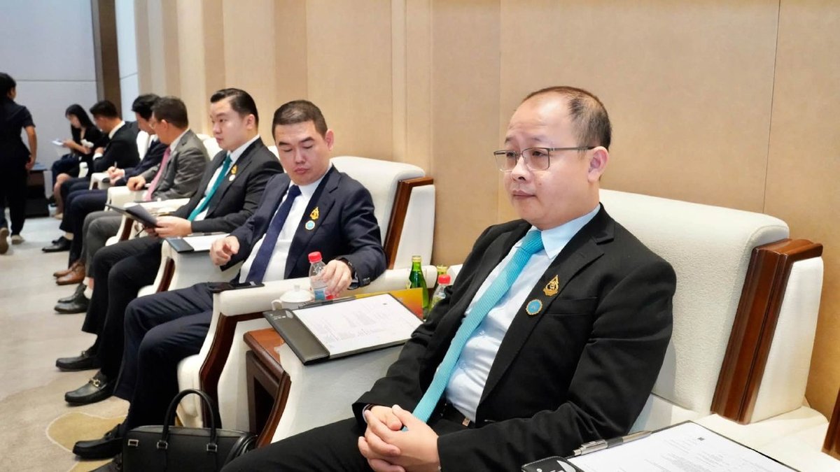 柬埔寨代表团考察比亚迪 寻求电动汽车投资合作
