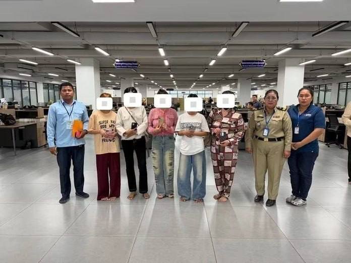 金边警方突袭按摩店 救出4名未成年女孩