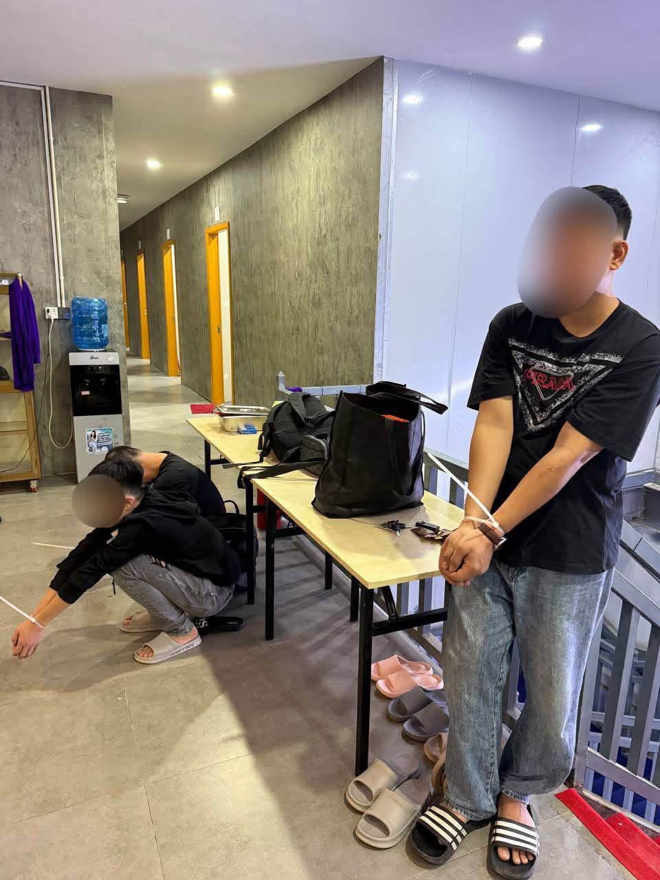巴域突查网络诈骗窝点 3人被捕涉案设备被查封