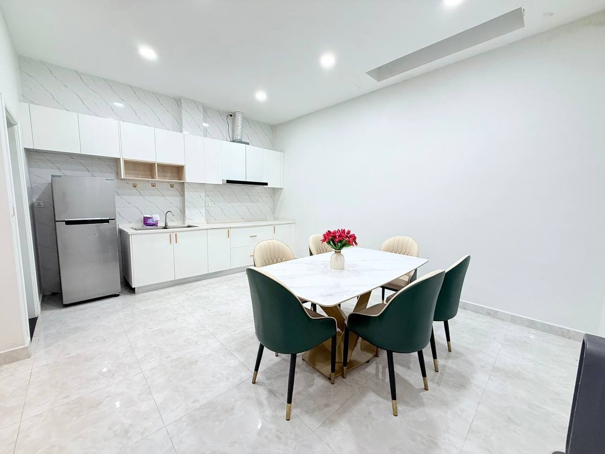 永旺3附近La Palm Residences联排别墅招租