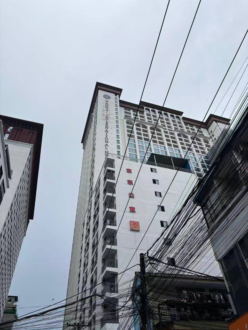 西港酒店联合执法查房 严查护照 提醒住客配合