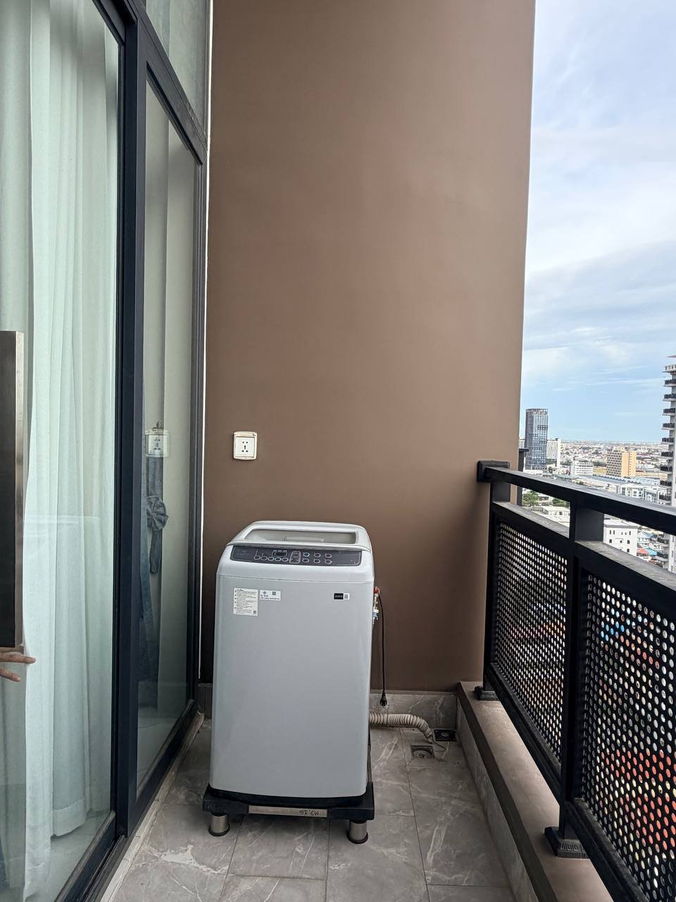 俄罗斯市场附近L Tower公寓招租 月租$350含物业