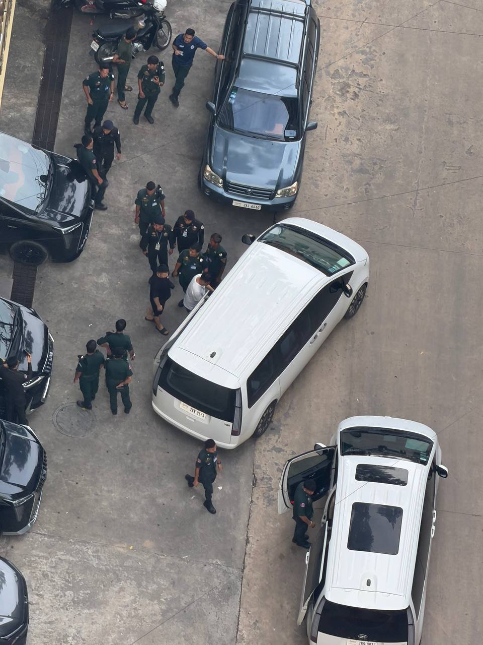 西港海之港疑似被查 现场人员被带走