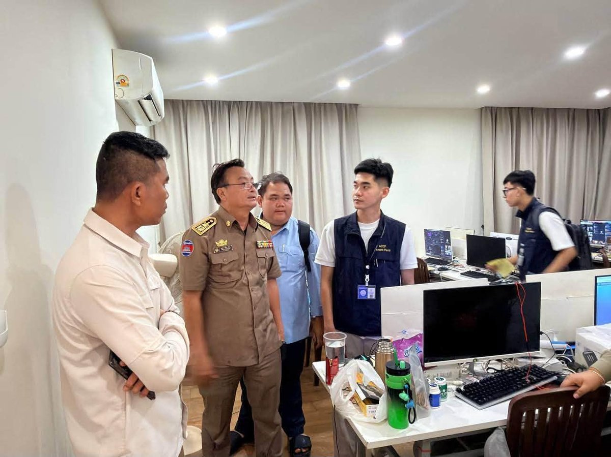 金边桑园区突查公寓 捣毁两处网络诈骗窝点