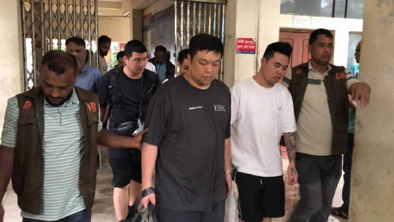 孟加拉警方突击抓获6名中国籍嫌犯 查获近2000台手机