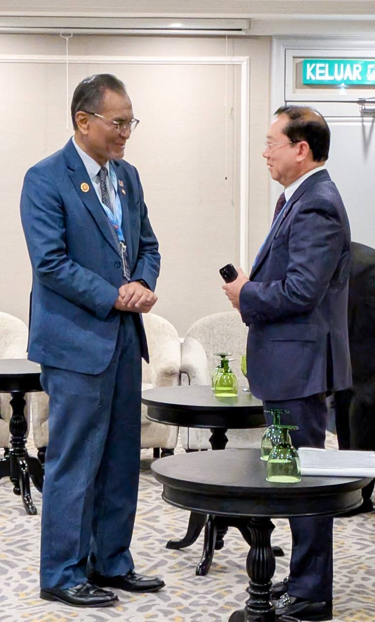 卫生部长出席东盟卫生部长非正式会议