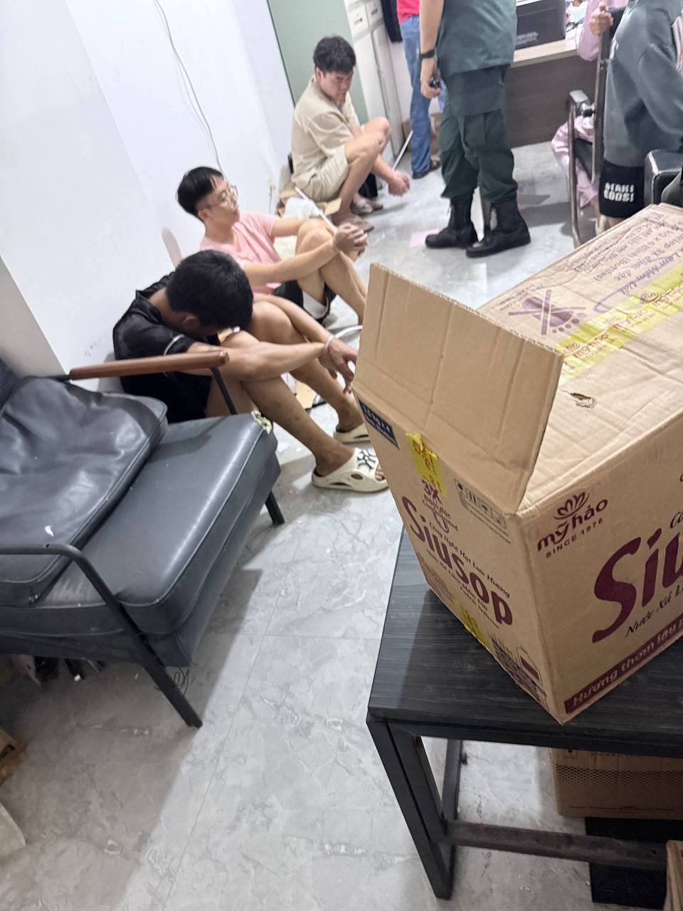 西港家和公寓发生抓捕行动 警方正在现场调查
