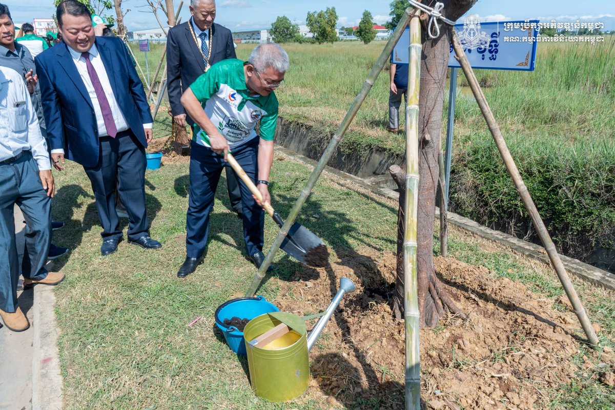 柴桢省经济特区举办植树活动 种植2200棵树苗