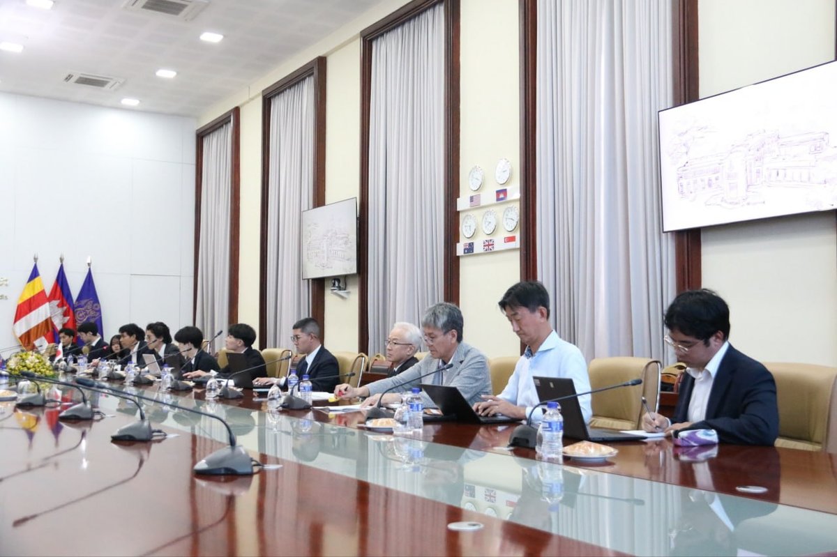 柬埔寨发展理事会会见日本东北大学代表团