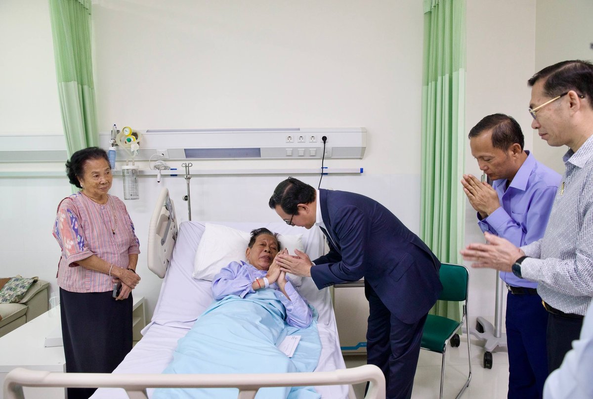 副总理兼司法部长慰问资深法律专家 祝愿早日康复