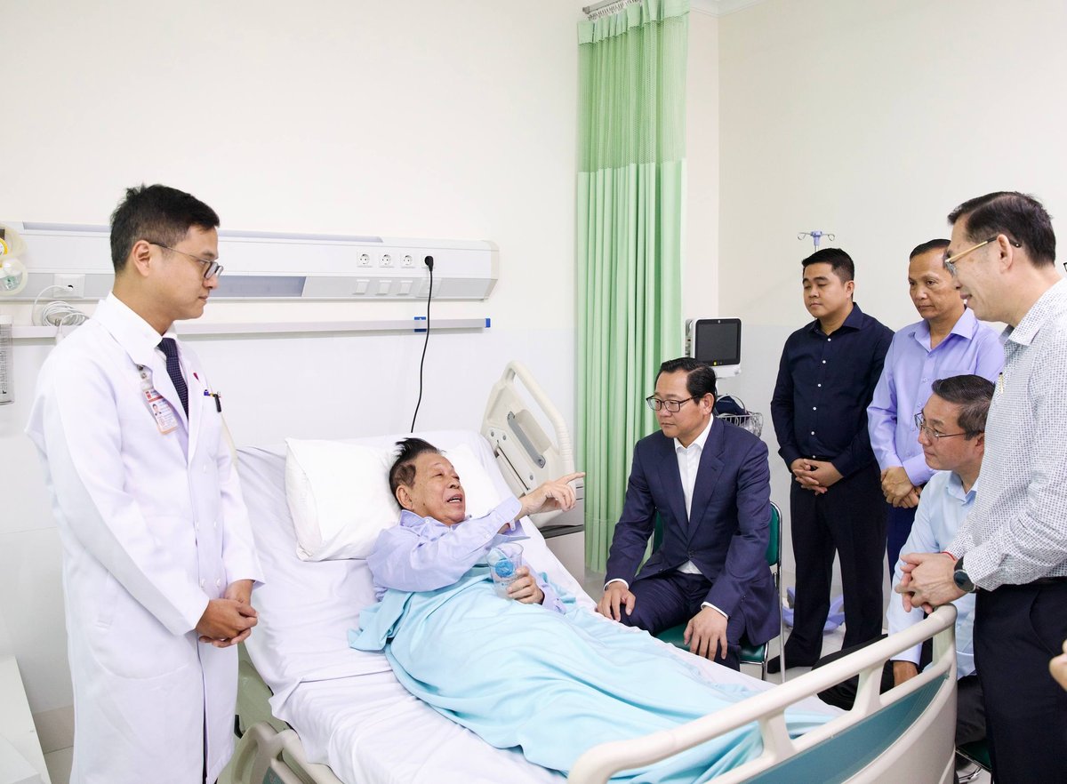副总理兼司法部长慰问资深法律专家 祝愿早日康复