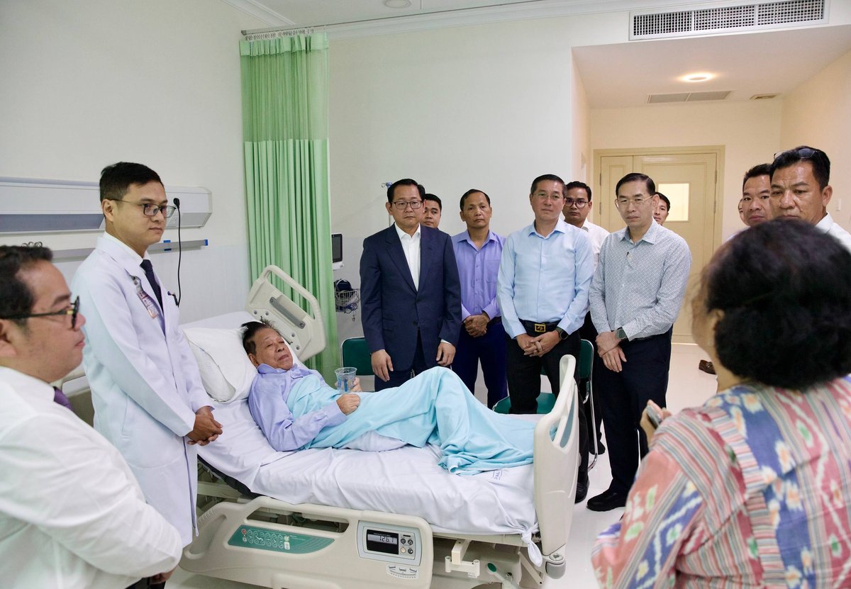 副总理兼司法部长慰问资深法律专家 祝愿早日康复