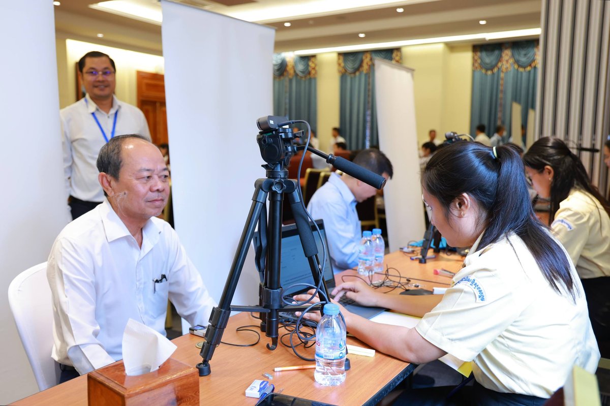 柬埔寨司法部协助员工办理社保卡 会员总数超380万