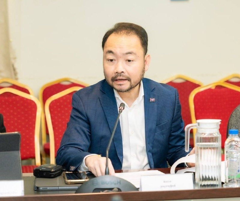 司法部国务秘书出席关于公共部门退休金实施条件