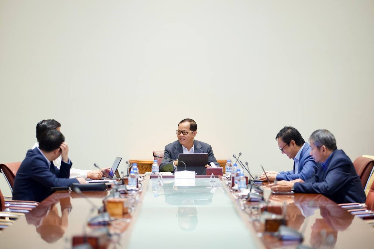 司法部讨论商事法院组织法草案