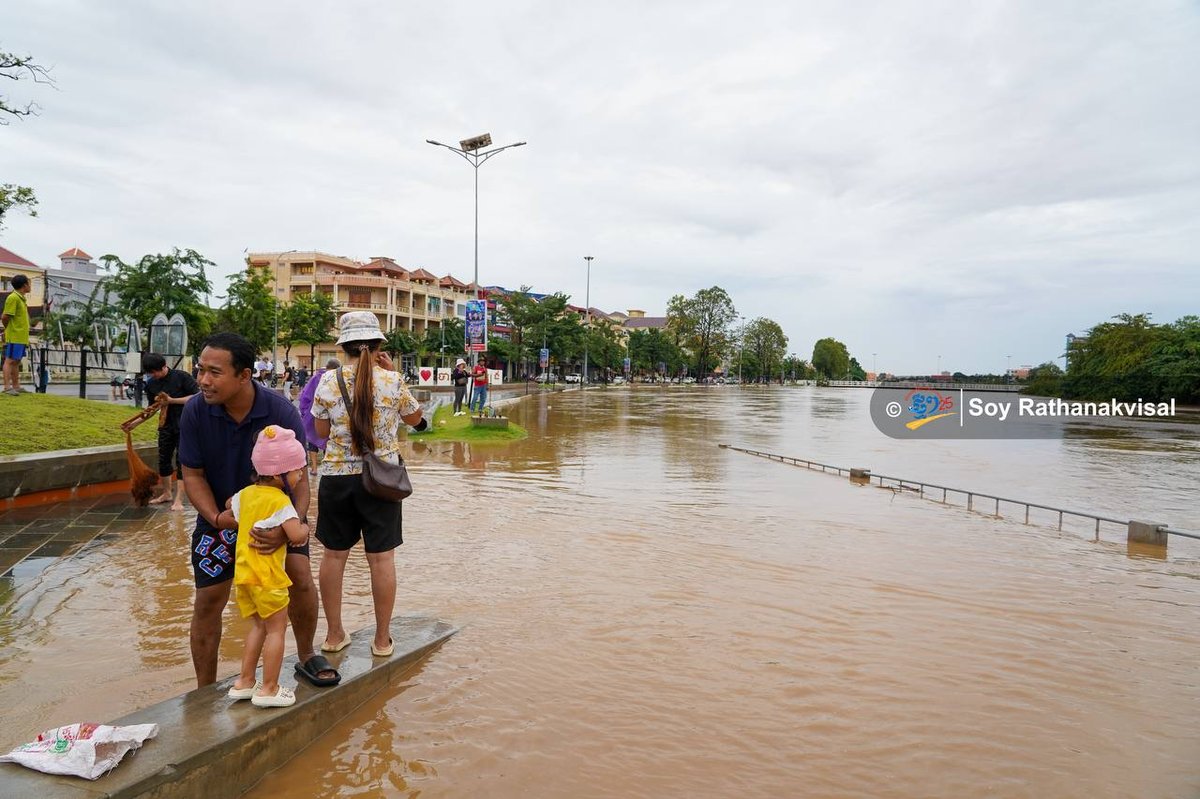 马德望省自26日起持续降雨，桑克河水位不断上涨，导致部分民宅
