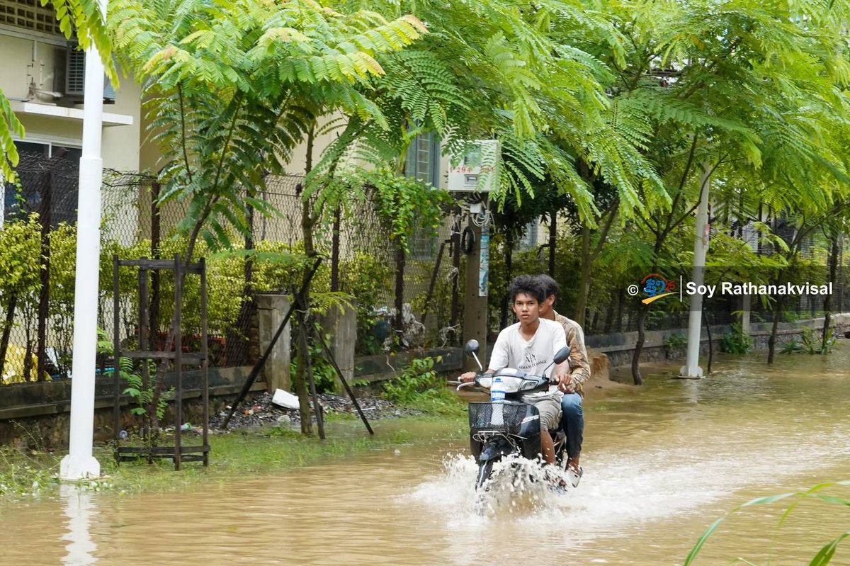 马德望省自26日起持续降雨，桑克河水位不断上涨，导致部分民宅