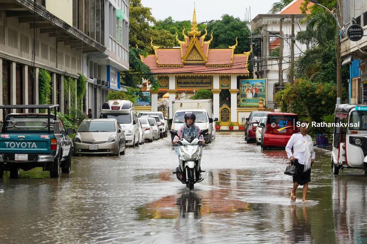 马德望省自26日起持续降雨，桑克河水位不断上涨，导致部分民宅