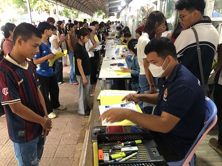 柬埔寨教育改革趋势 呼吁学生重视技能培养