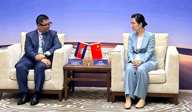 柬中两国深化媒体合作与信息交流