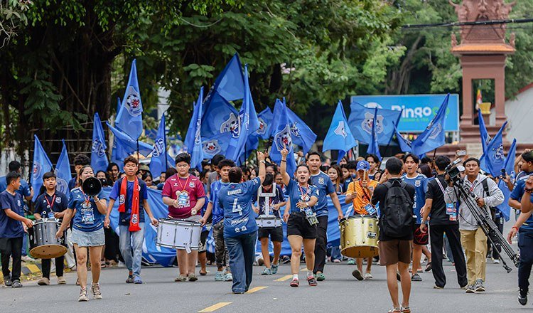 Svay Rieng足球队主场首秀 门票售罄体育场座无虚席