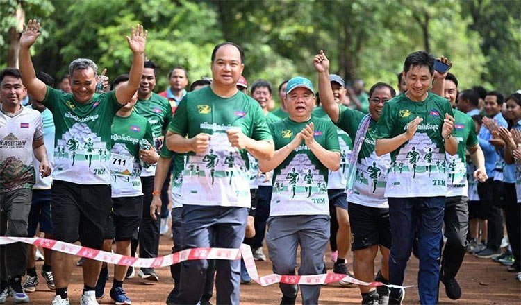 科克寺申遗三周年 1200人参加遗产跑活动