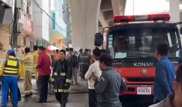 金边一男子纵火后跳楼身亡 警方已介入调查