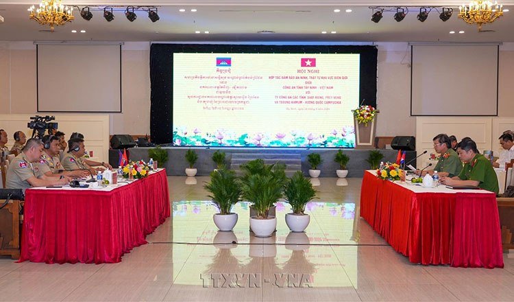 越柬边境警察加强安全合作 联合打击跨境犯罪