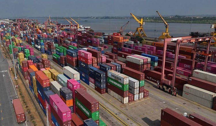 金边自治港前8月营收近4000万美元 同比增长23%