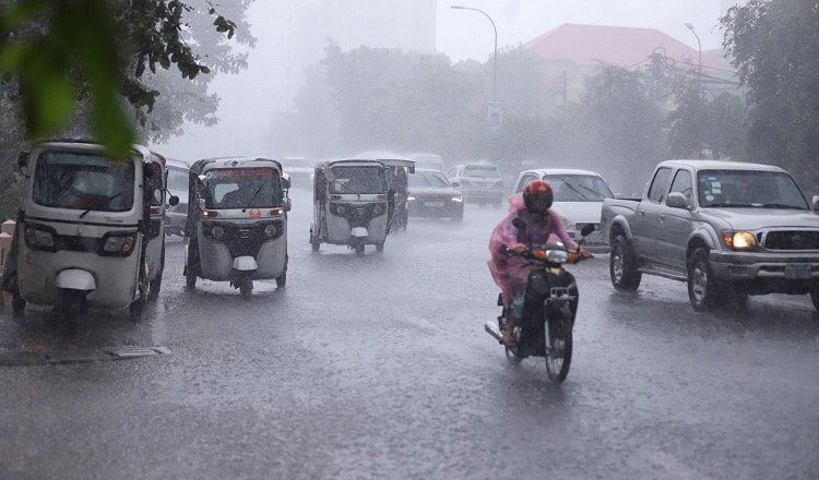 台风杜鹃来袭 柬埔寨多地将迎降雨及大风天气