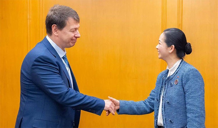 柬埔寨与俄罗斯探讨深化双边贸易 扩大农产品出口