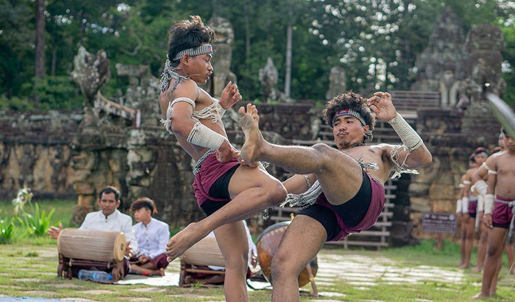 暹粒举办传统武术与木偶戏表演 旨在提振旅游业