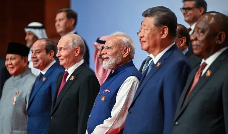 金砖国家峰会在新德里举行,会议达成联合宣言,强调了在差异中寻