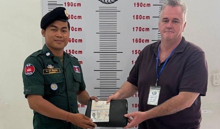 金边BKK1发生飞车抢夺案 警方已追回被抢财物