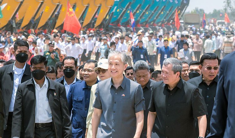 中国在柬埔寨基础设施建设中发挥重要作用,通过融资与技术支持,