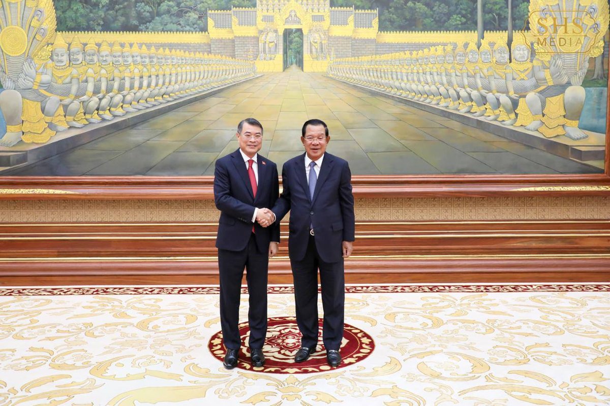 柬埔寨参议院主席洪森在金边会见越南总理黎明兴,双方就加强双边