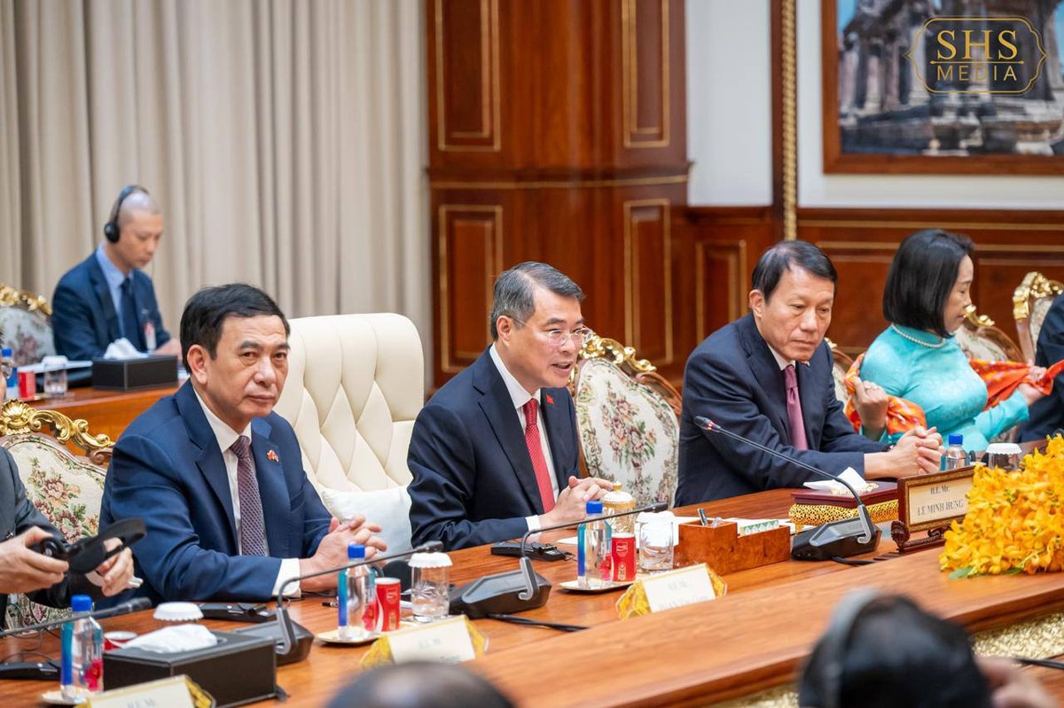 柬埔寨参议院主席洪森在金边会见越南总理黎明兴,双方就加强双边