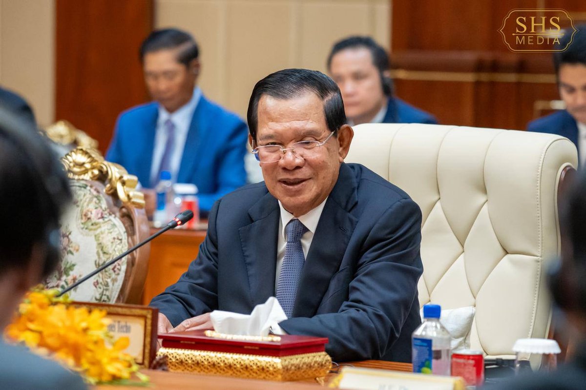柬埔寨参议院主席洪森在金边会见越南总理黎明兴,双方就加强双边