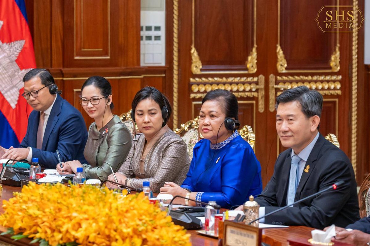柬埔寨参议院主席洪森在金边会见越南总理黎明兴,双方就加强双边
