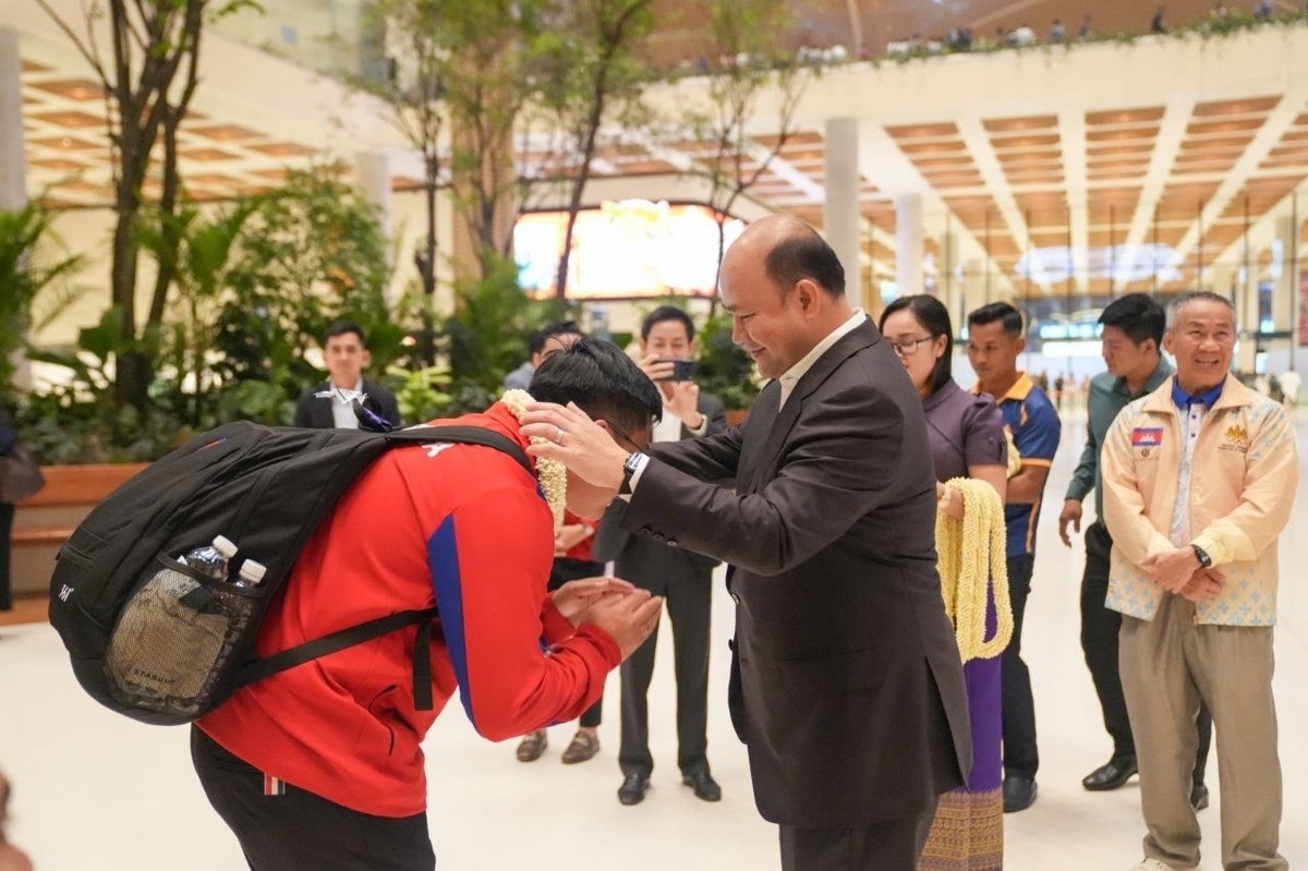 洪玛尼欢迎柬埔寨残疾人代表团凯旋 赞扬运动员拼搏精神