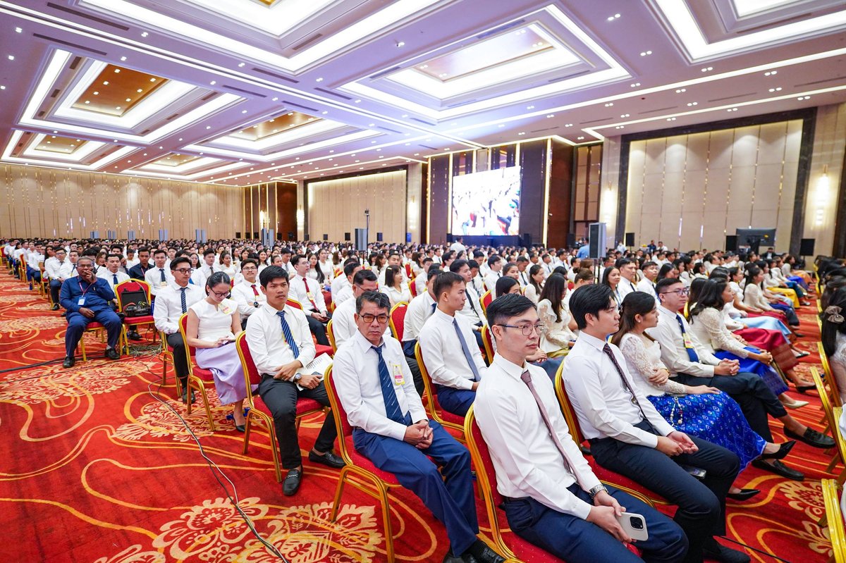 洪玛奈出席健康科学大学80周年校庆并揭幕新教学楼