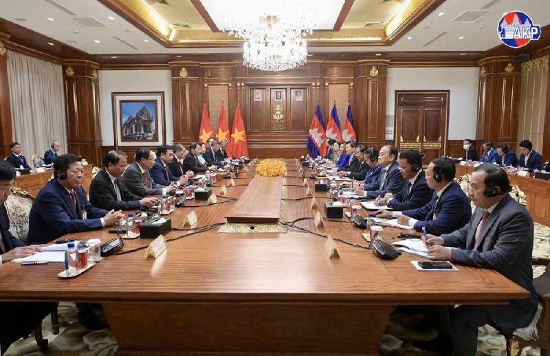 洪森会见越南总理黎明兴 双方就双边合作进行交流