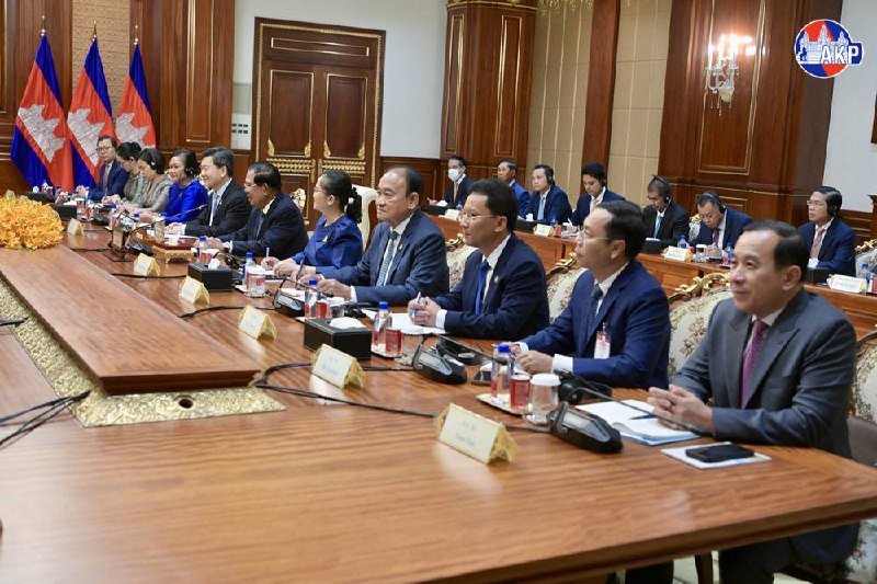 洪森会见越南总理黎明兴 双方就双边合作进行交流